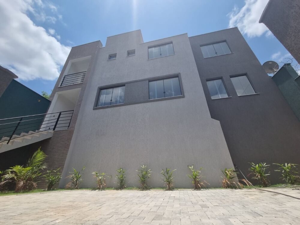 Casa à venda com 3 quartos, 100m² - Foto 3