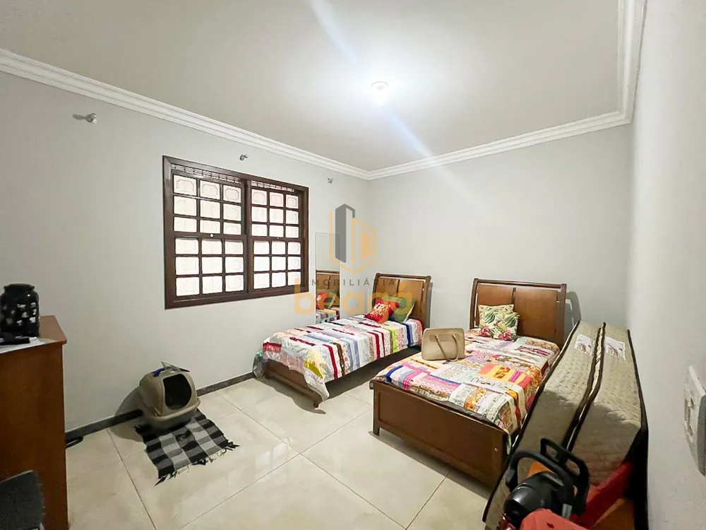 Casa, 4 quartos, 224 m² - Foto 2