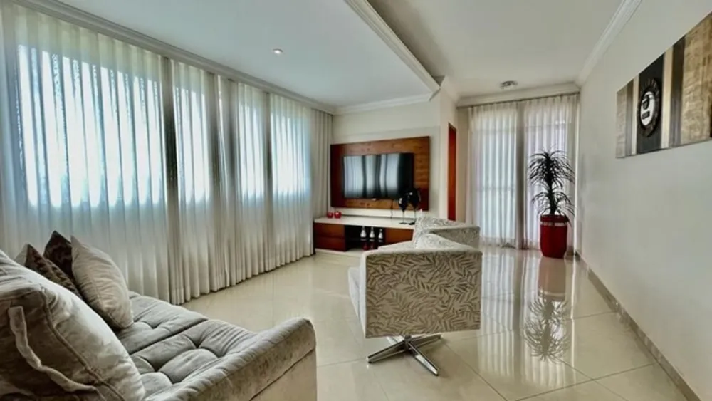 Apartamento, 3 quartos, 240 m² - Foto 1