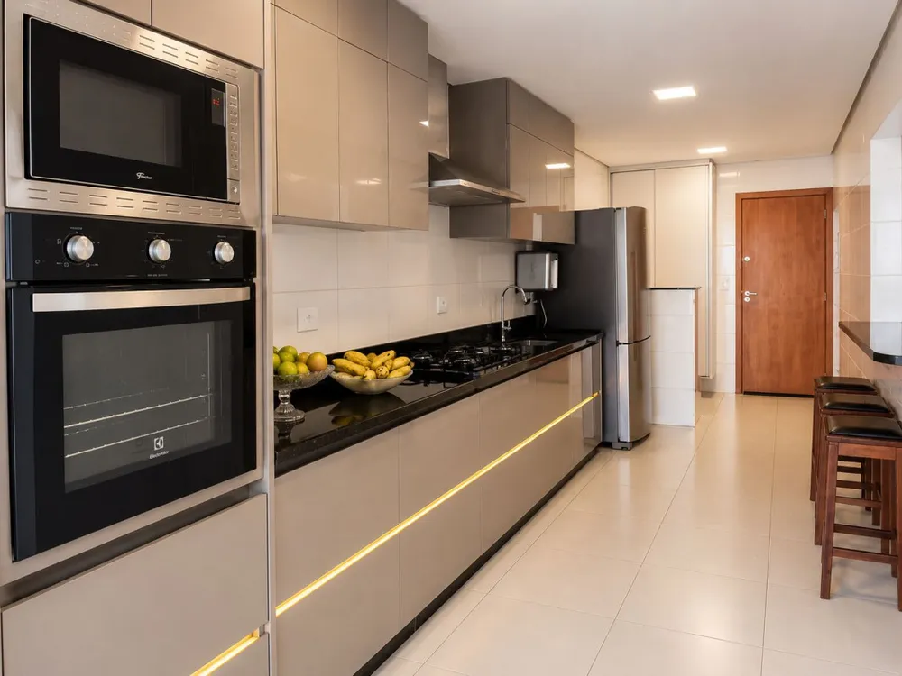 Cobertura, 3 quartos, 220 m² - Foto 1