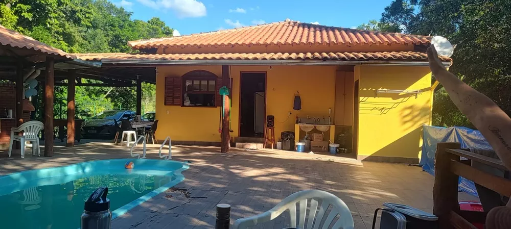 Chácara à venda com 6 quartos, 300m² - Foto 1