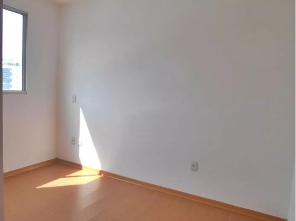 Apartamento à venda com 3 quartos, 87m² - Foto 2