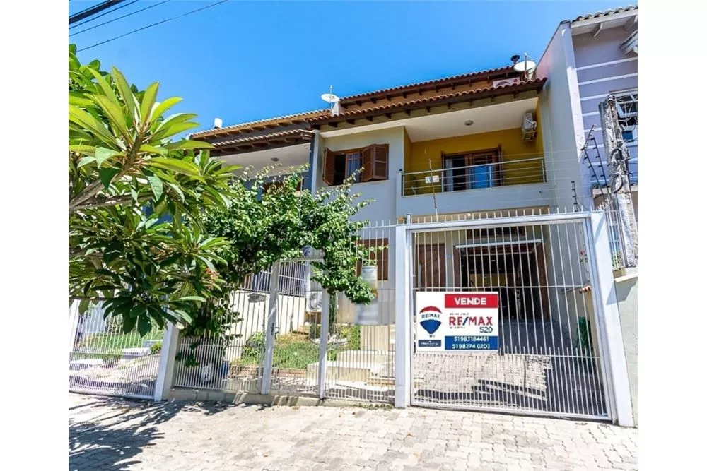 Casa à venda com 3 quartos, 250m² - Foto 1