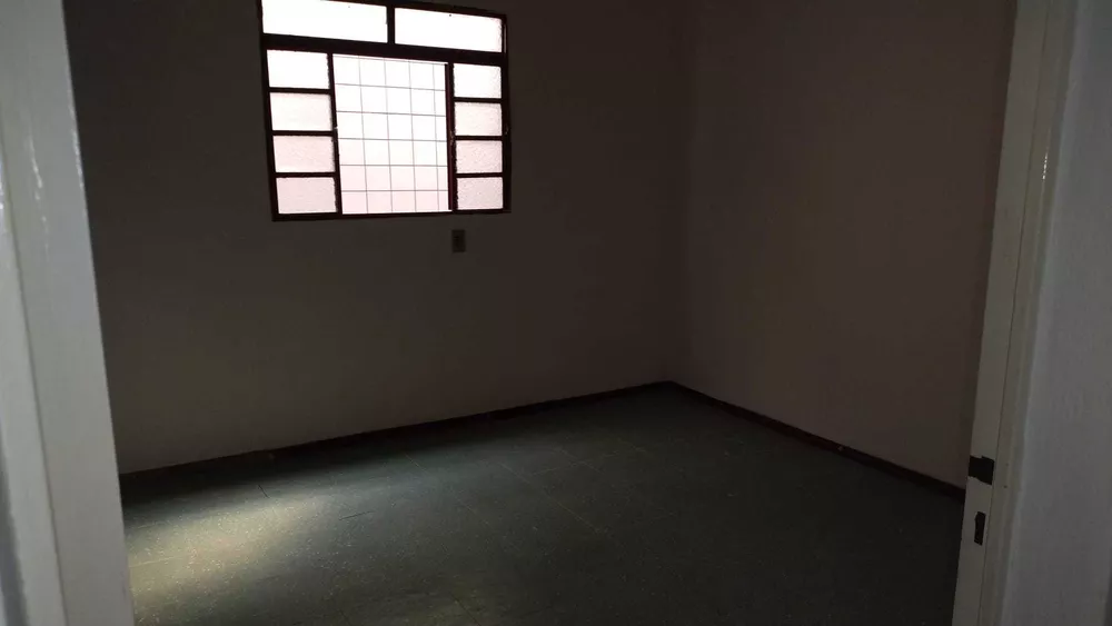 Casa para alugar com 4 quartos, 252m² - Foto 28