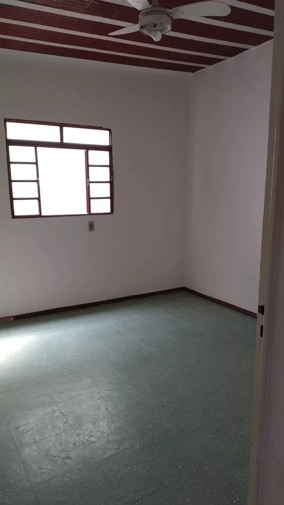 Casa para alugar com 4 quartos, 252m² - Foto 26