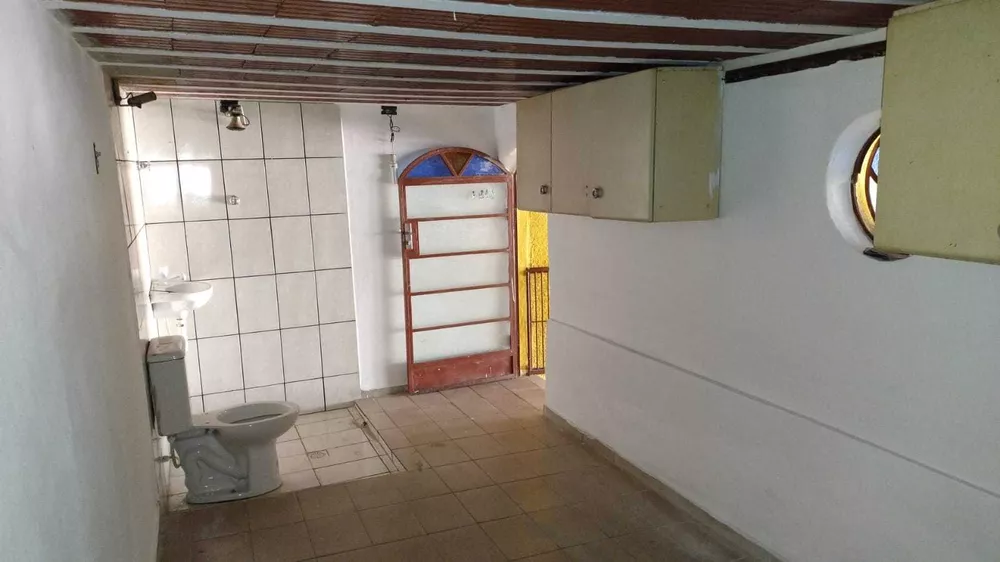 Casa para alugar com 4 quartos, 252m² - Foto 32