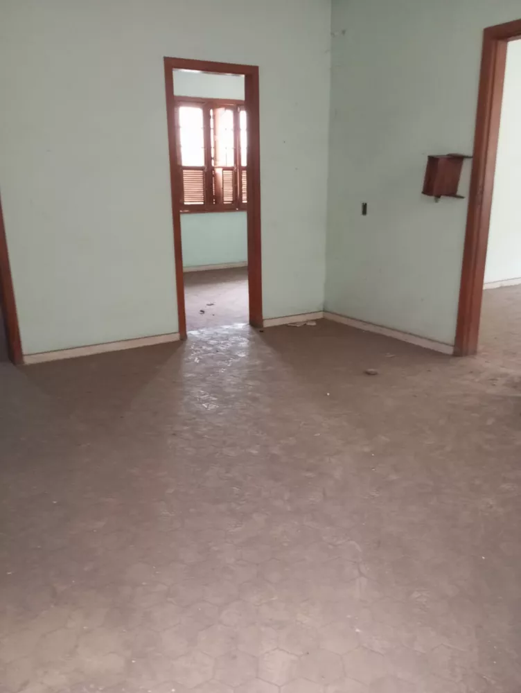 Casa à venda com 4 quartos, 200m² - Foto 16