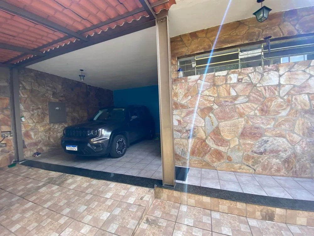 Casa, 3 quartos, 237 m² - Foto 1