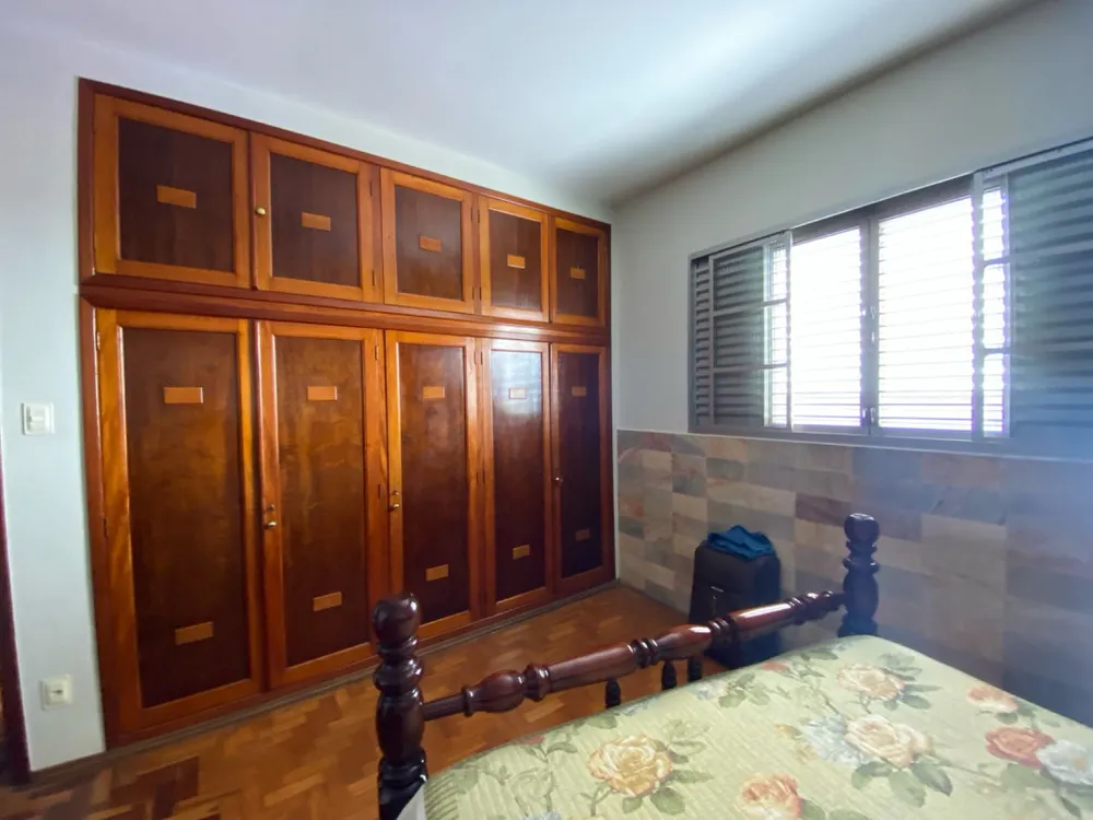 Casa, 3 quartos, 237 m² - Foto 3