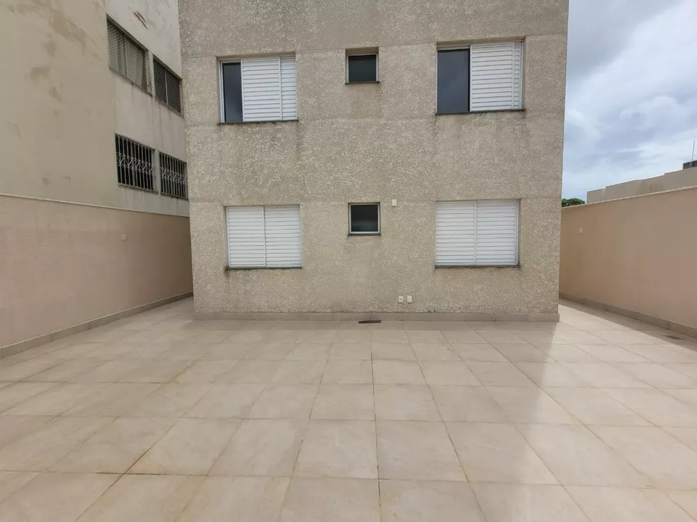 Apartamento à venda com 3 quartos, 91m² - Foto 2