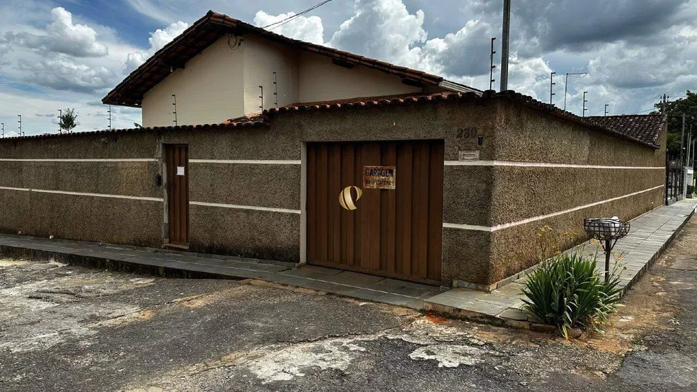 Casa, 4 quartos, 233 m² - Foto 1