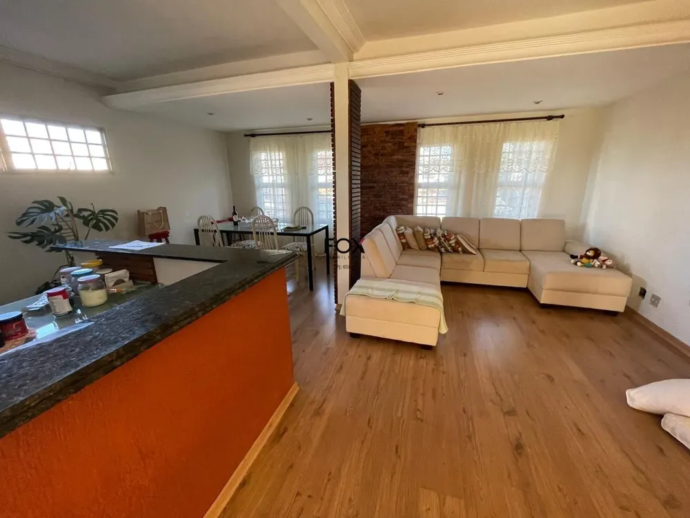 Casa, 4 quartos, 328 m² - Foto 1