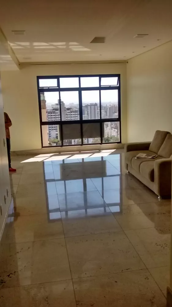 Apartamento à venda com 4 quartos, 207m² - Foto 1