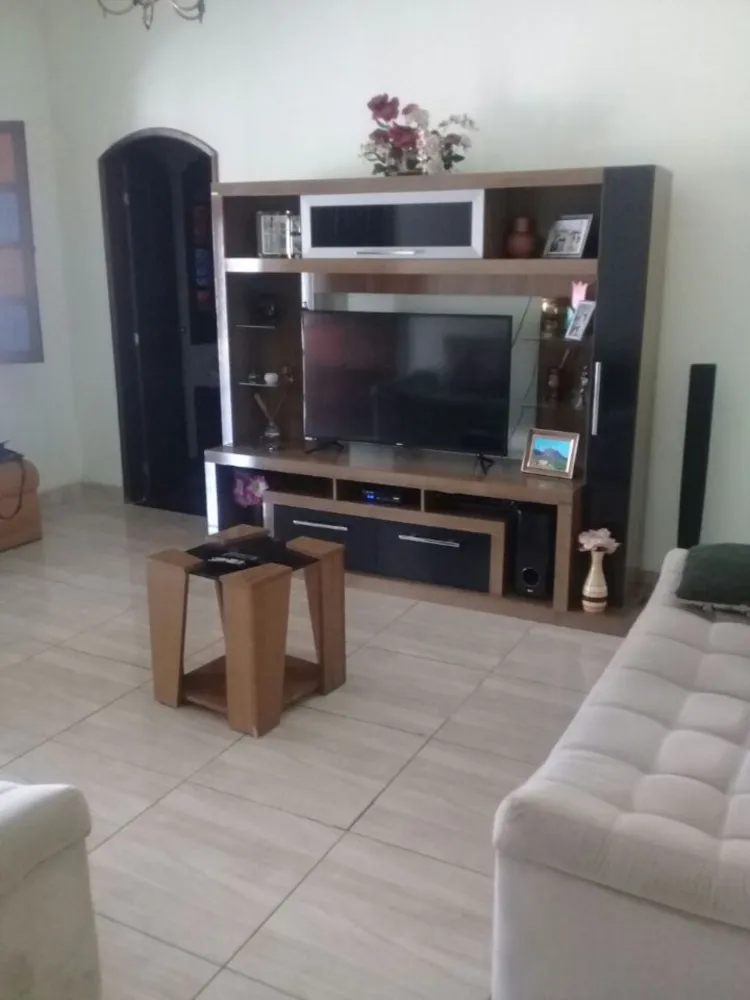 Casa, 4 quartos, 247 m² - Foto 2