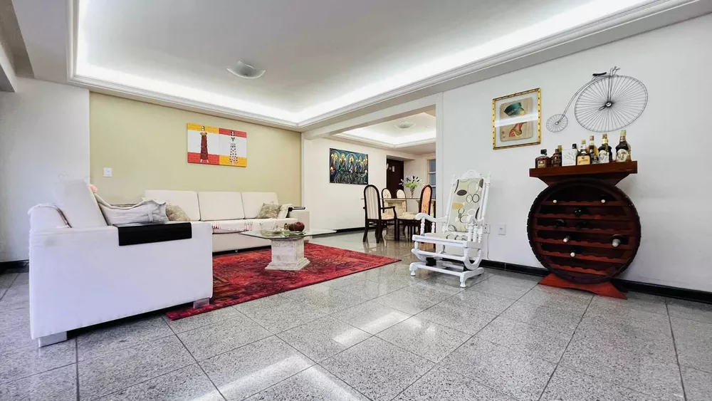 Apartamento à venda com 4 quartos, 156m² - Foto 2