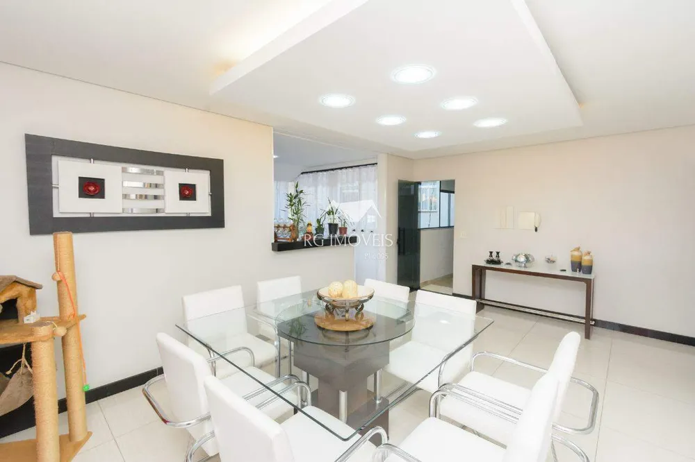 Casa, 4 quartos, 255 m² - Foto 1