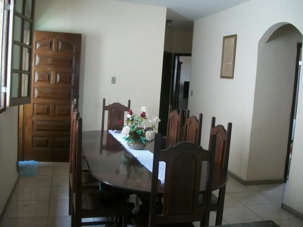 Casa, 6 quartos, 360 m² - Foto 1