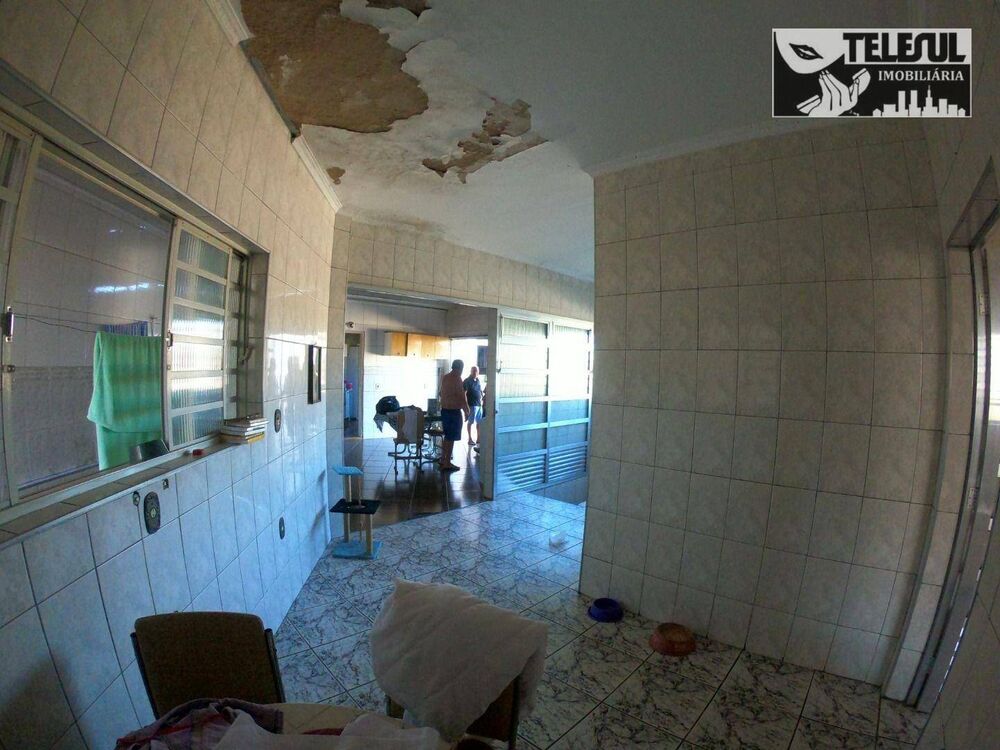 Casa à venda com 2 quartos, 453m² - Foto 3