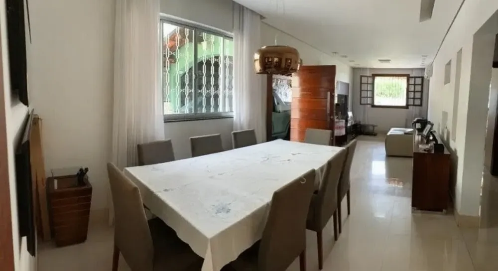 Casa, 5 quartos, 234 m² - Foto 1
