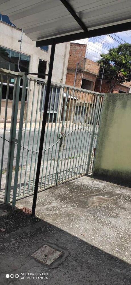 Casa à venda com 2 quartos, 48m² - Foto 4