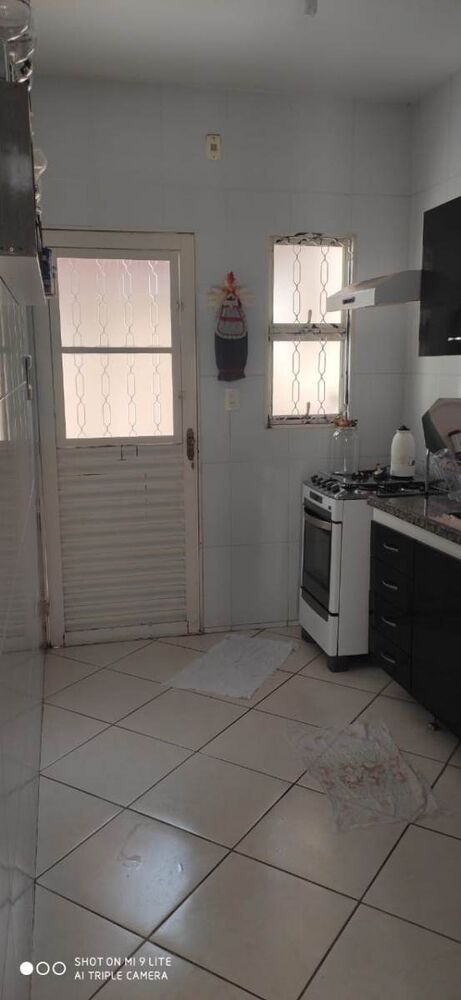 Casa à venda com 2 quartos, 48m² - Foto 2