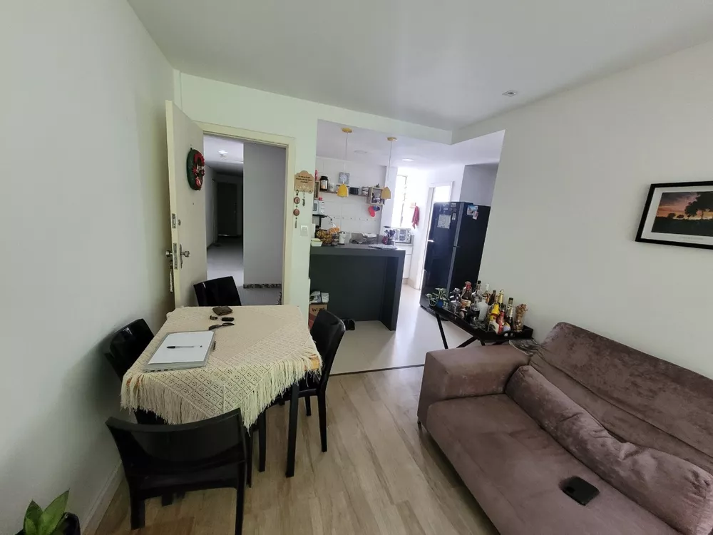 Apartamento à venda com 2 quartos, 62m² - Foto 5