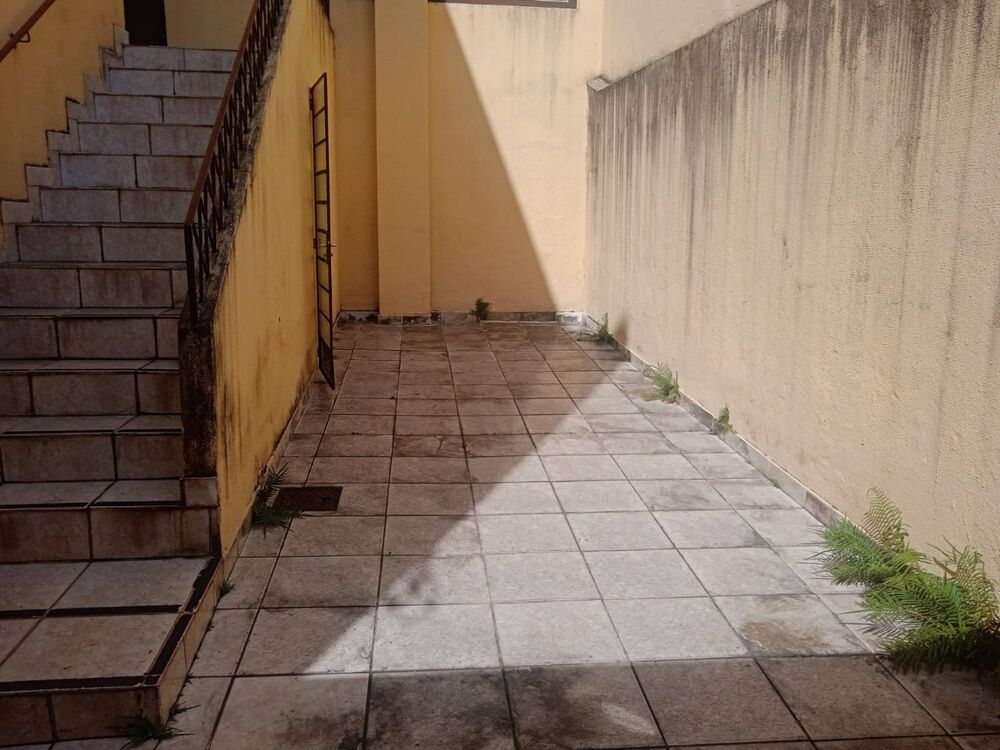 Casa para alugar com 8 quartos, 450m² - Foto 3