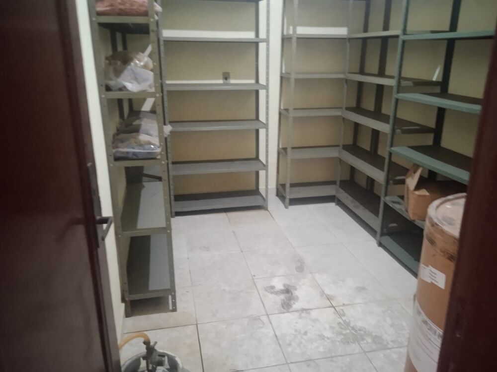 Casa para alugar com 8 quartos, 450m² - Foto 9