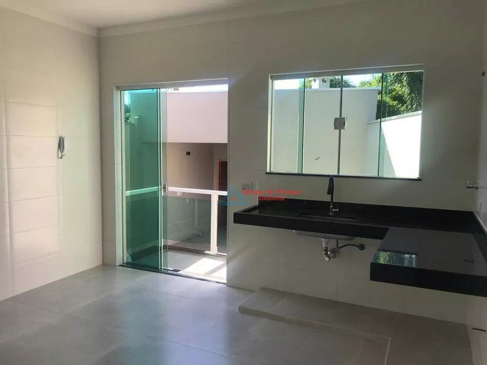 Casa à venda com 3 quartos, 268m² - Foto 7