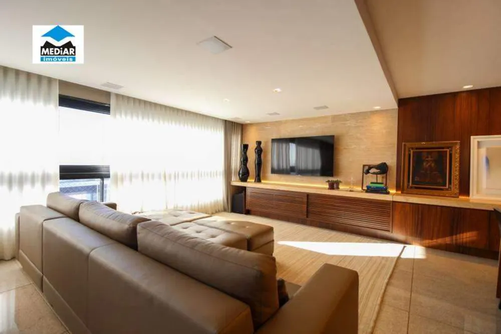 Apartamento, 4 quartos, 216 m² - Foto 1
