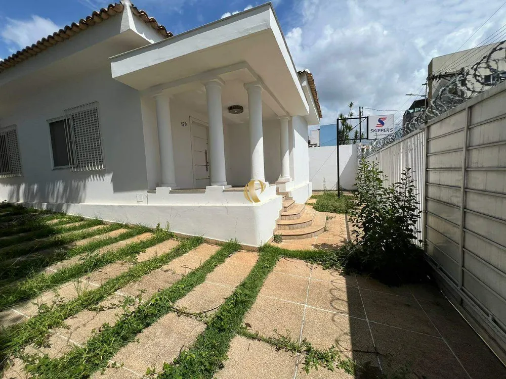 Casa, 8 quartos, 225 m² - Foto 1