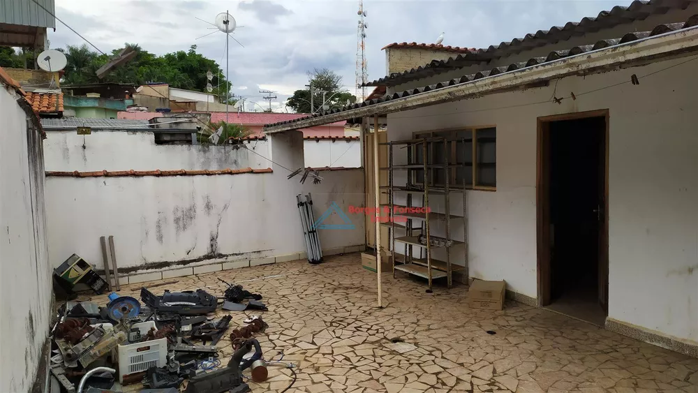 Casa à venda com 2 quartos, 300m² - Foto 18