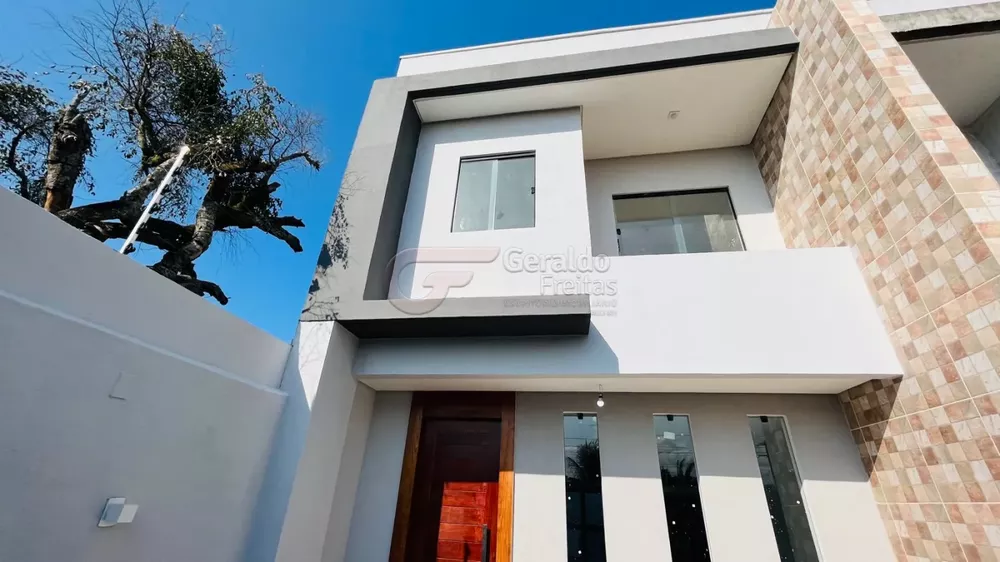 Casa à venda com 3 quartos, 110m² - Foto 1