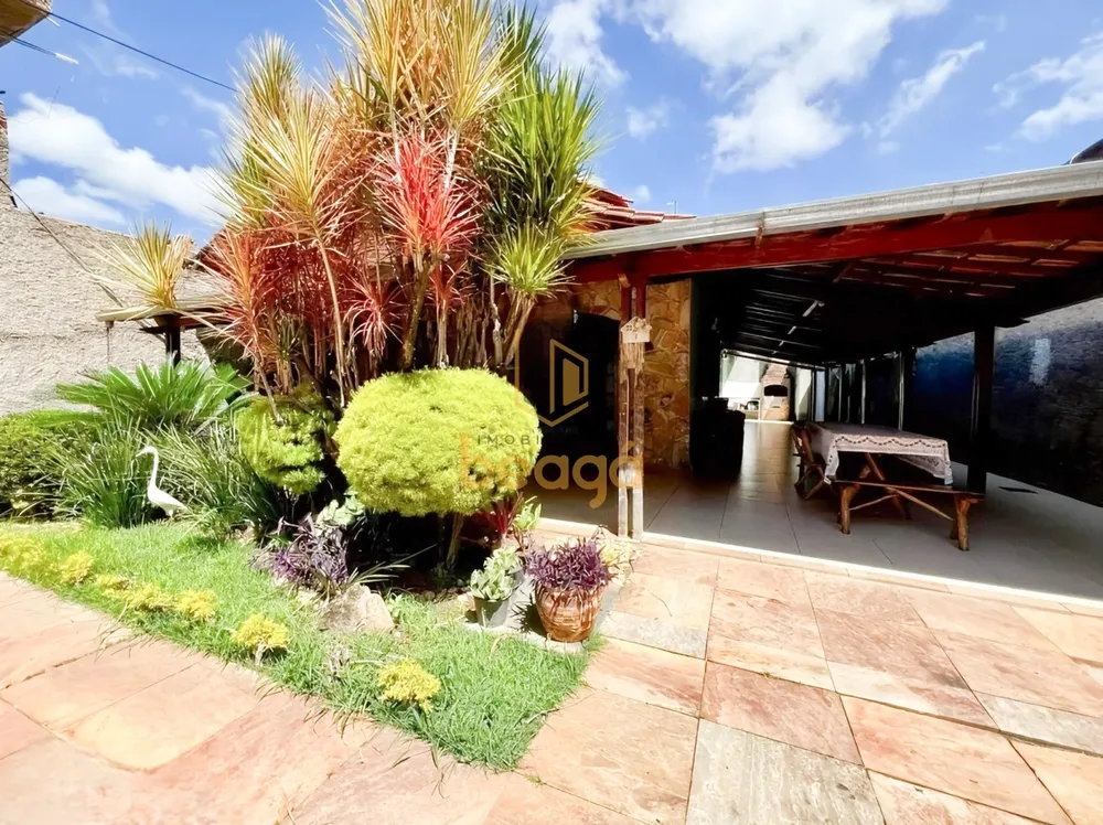 Casa, 3 quartos, 208 m² - Foto 1