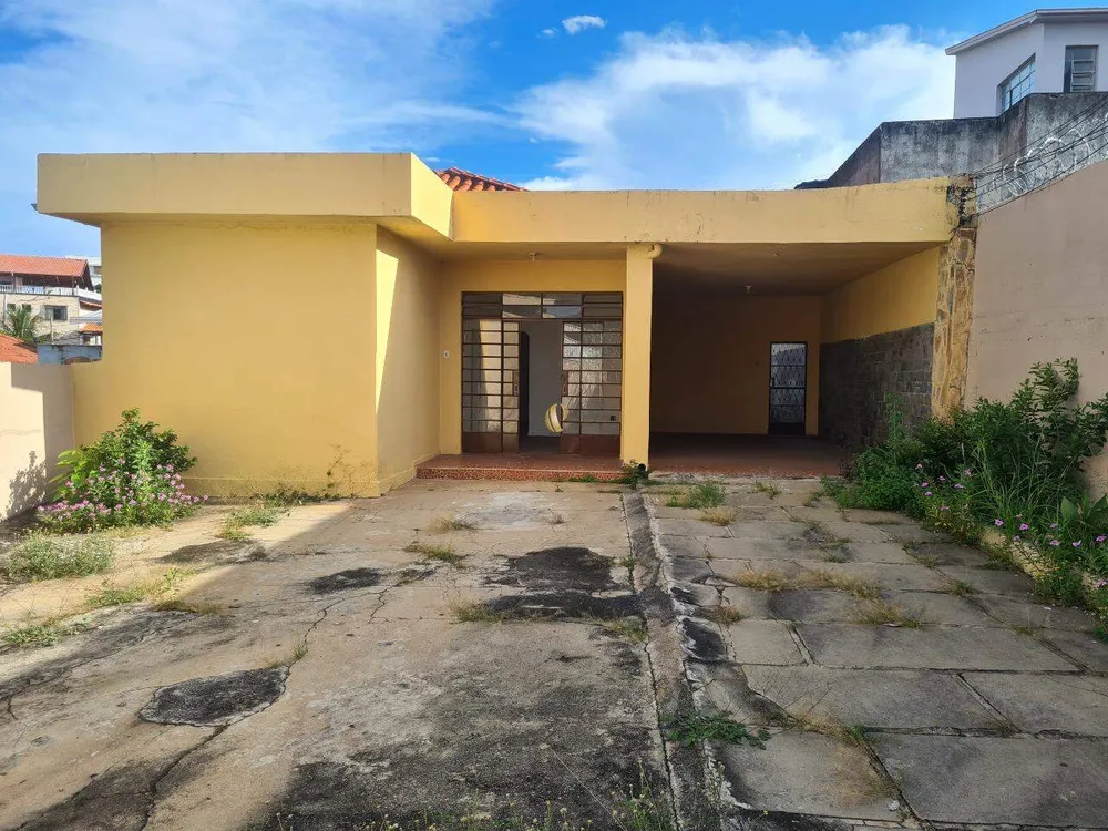 Casa, 4 quartos, 187 m² - Foto 1