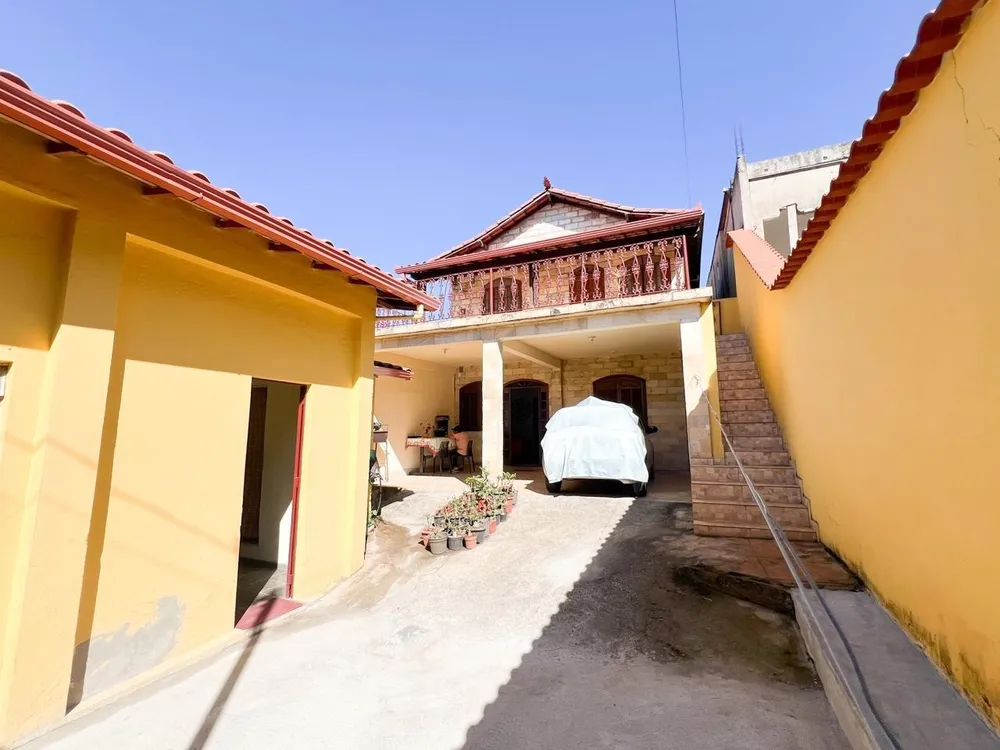 Casa, 4 quartos, 207 m² - Foto 1