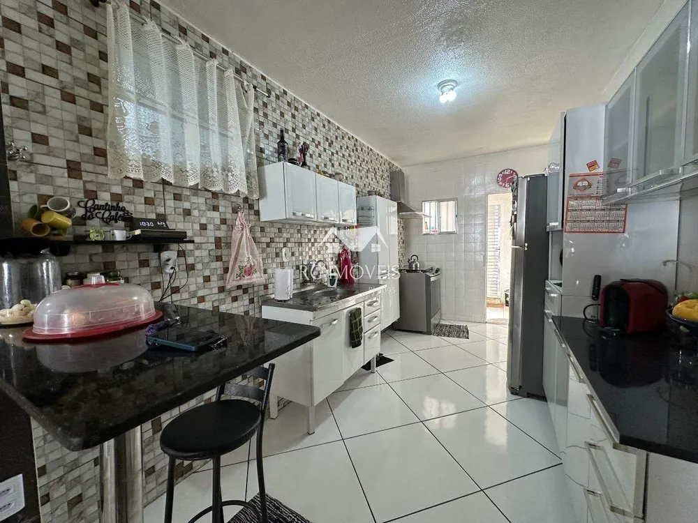 Casa, 4 quartos, 138 m² - Foto 1