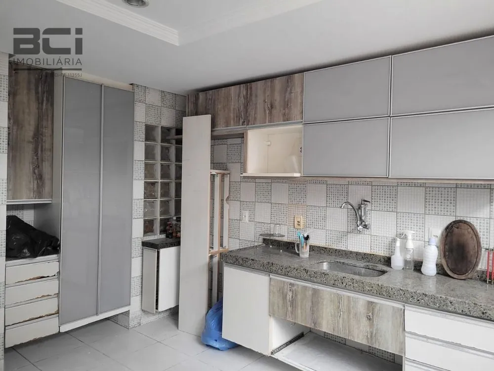Casa, 4 quartos, 318 m² - Foto 9