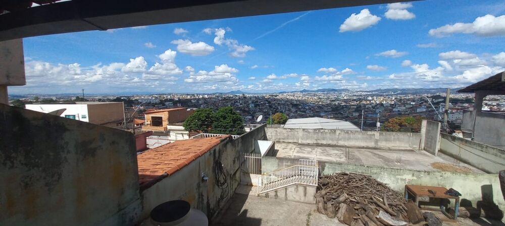 Casa à venda com 3 quartos, 360m² - Foto 3