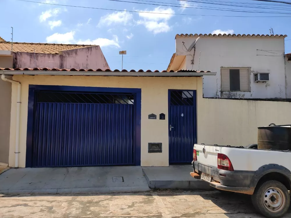 Casa à venda com 3 quartos, 100m² - Foto 1