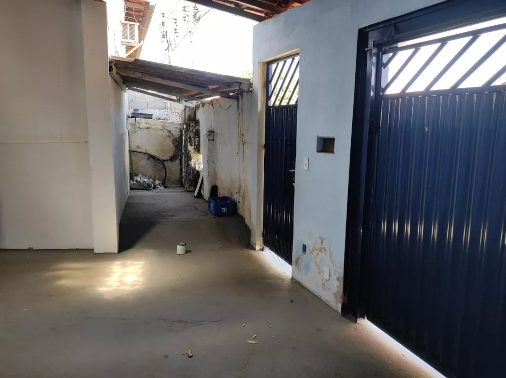 Casa à venda com 3 quartos, 100m² - Foto 4