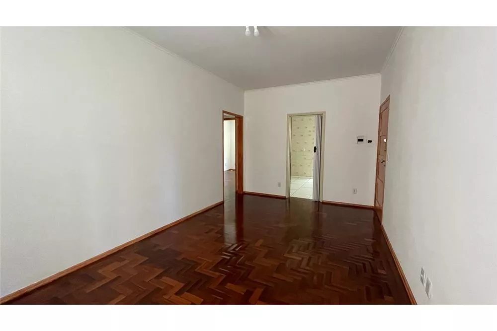 Apartamento à venda com 2 quartos, 70m² - Foto 1