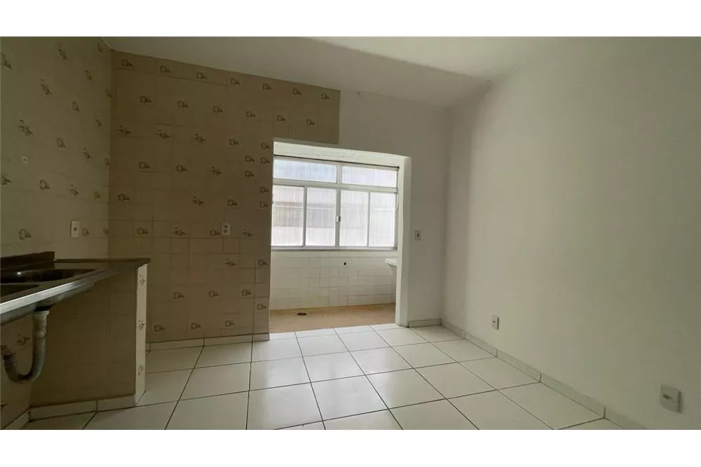 Apartamento à venda com 2 quartos, 70m² - Foto 3