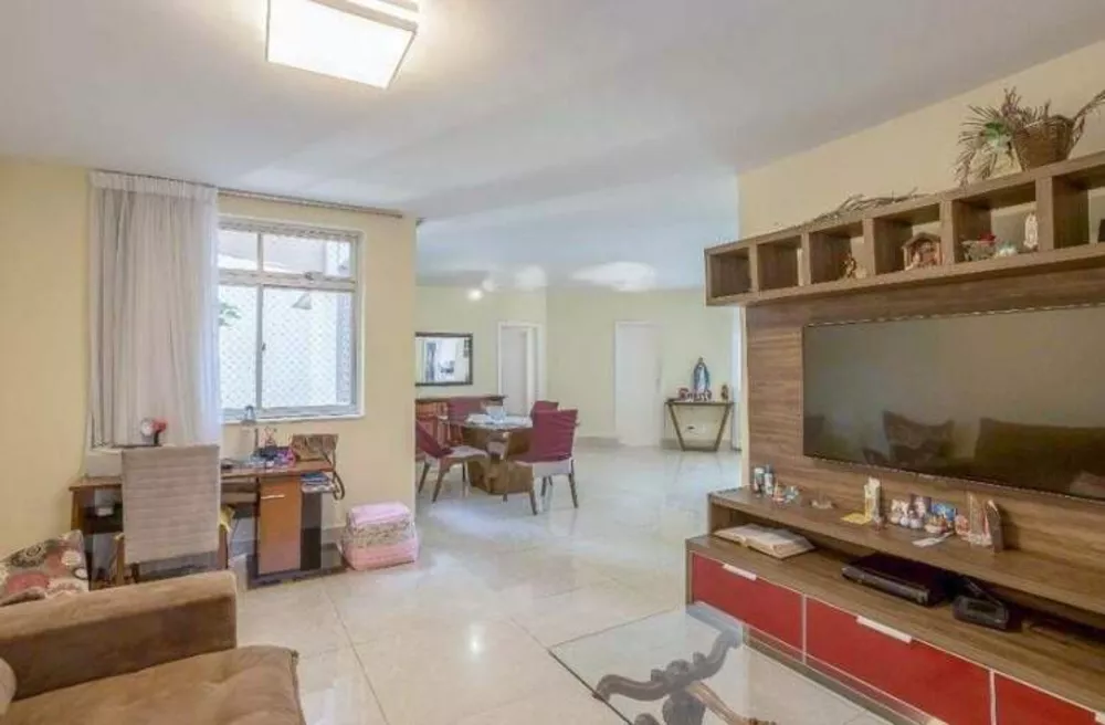 Apartamento à venda com 4 quartos, 180m² - Foto 1