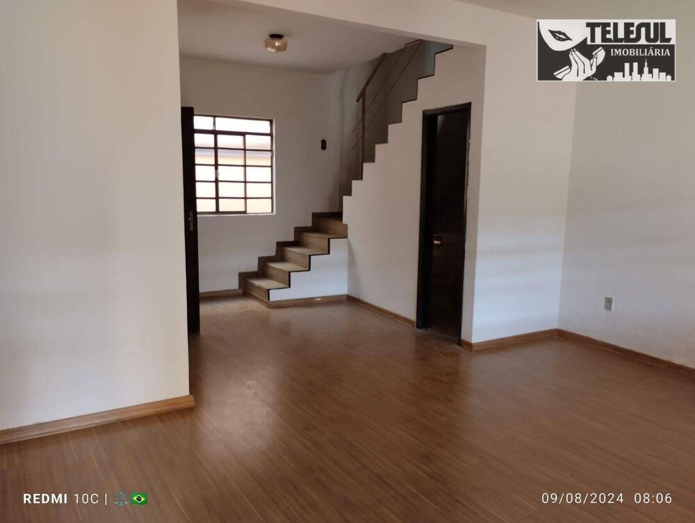 Casa à venda com 3 quartos, 168m² - Foto 3