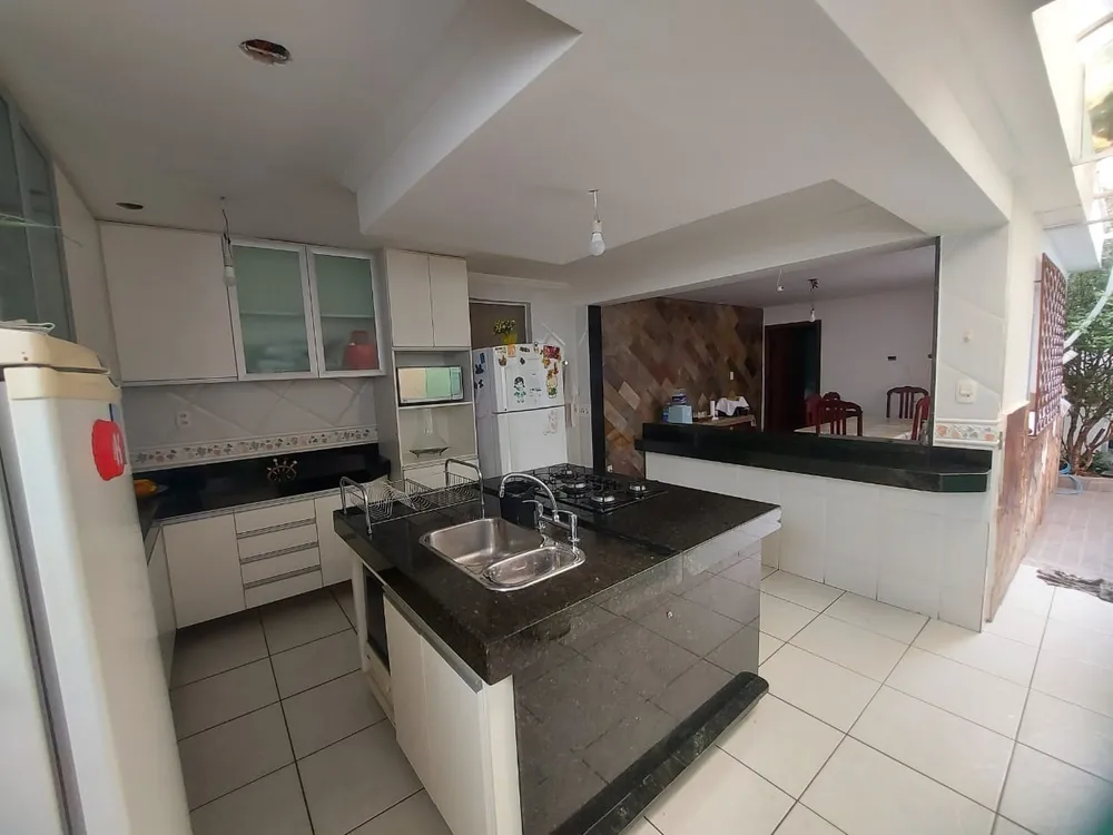 Casa, 6 quartos, 320 m² - Foto 1