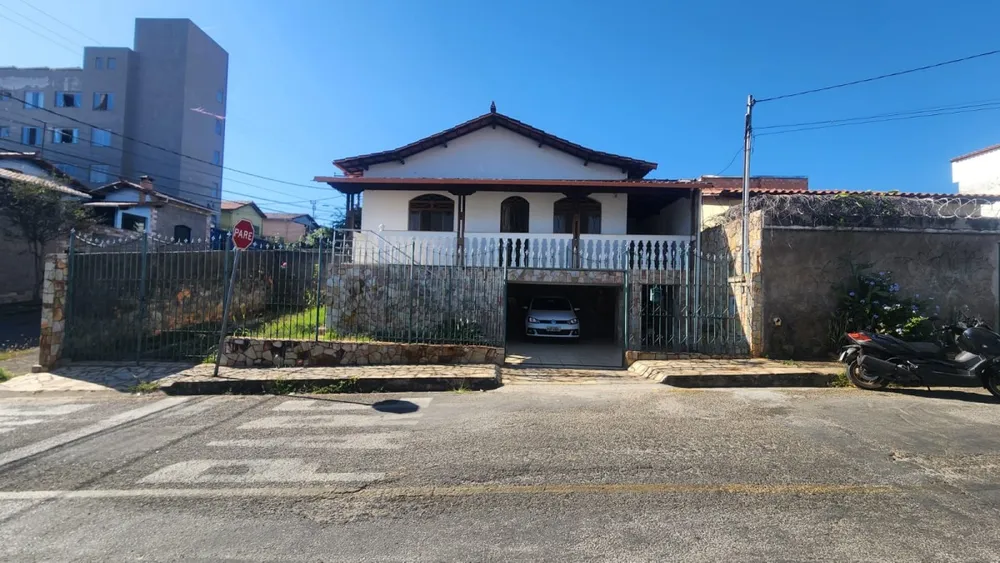 Casa, 3 quartos, 300 m² - Foto 1