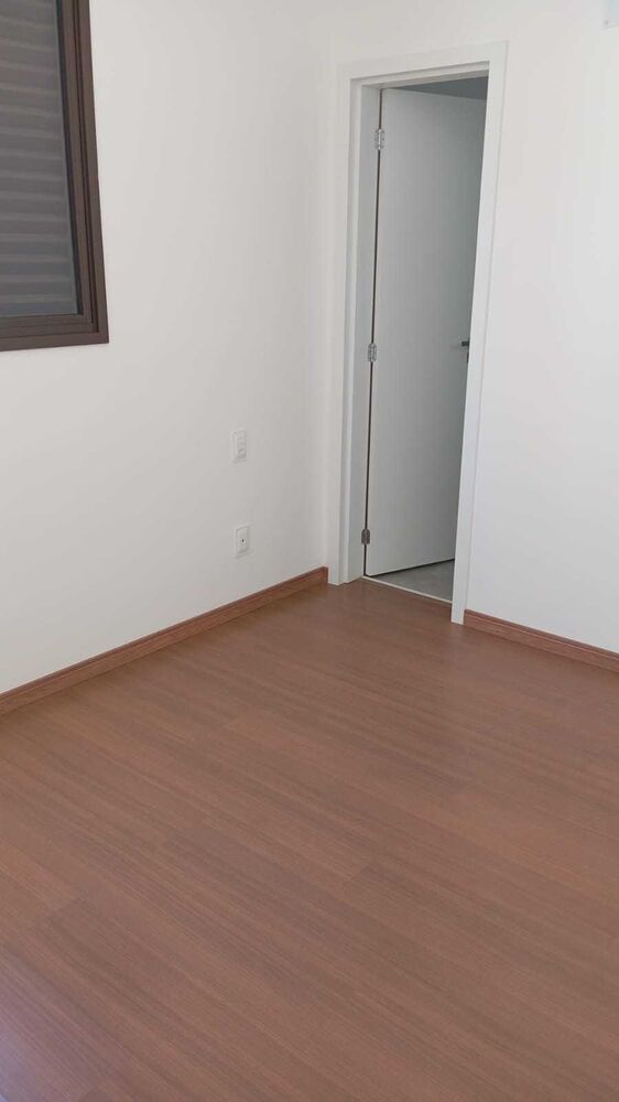 Apartamento à venda com 4 quartos, 30m² - Foto 2
