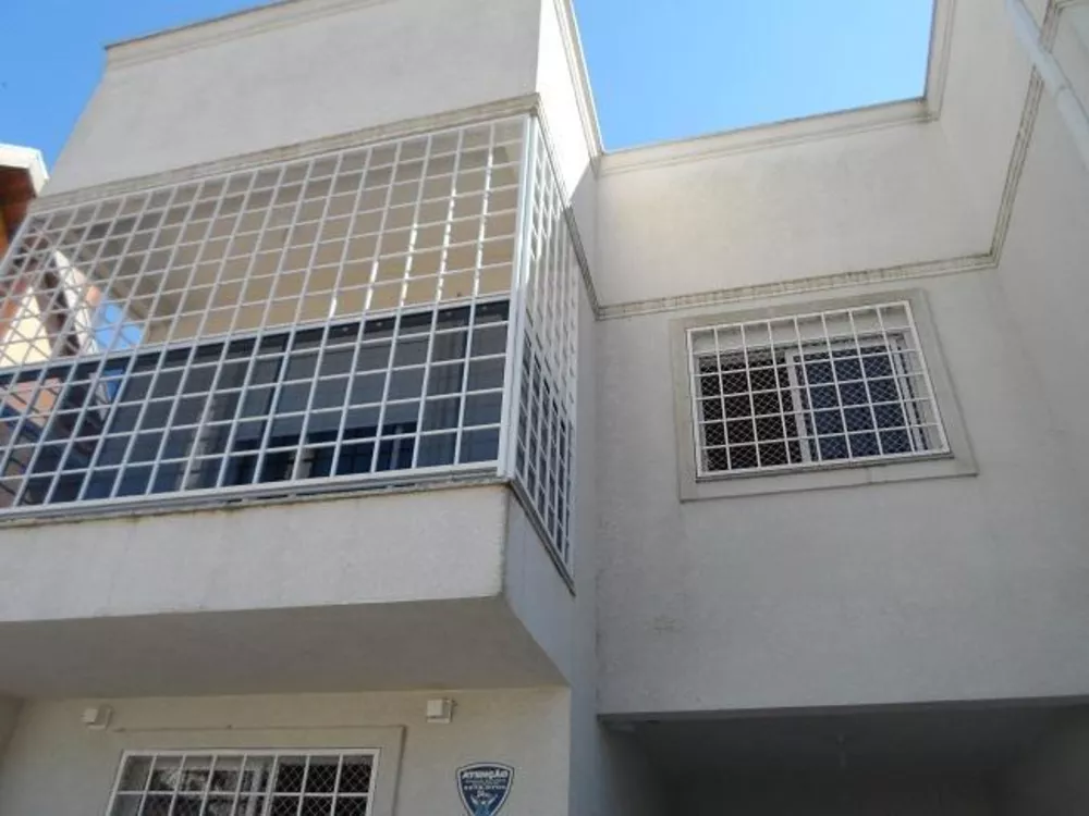 Casa à venda com 3 quartos, 147m² - Foto 2