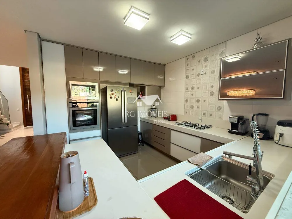 Casa, 3 quartos, 230 m² - Foto 9